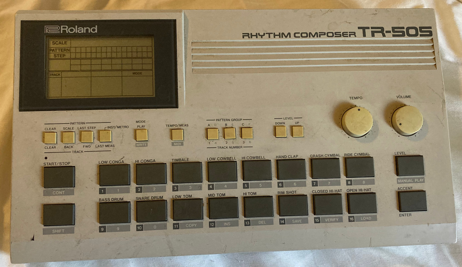 Roland TR-505 Drum Machine Battery Powered 16-Pad