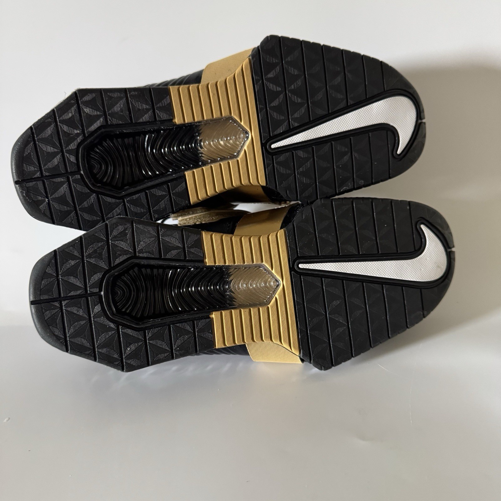 Nike $200 Men’s Size 8 Romaleos 4 Weightlifting Shoes Black/Gold CD3463-001 NEW