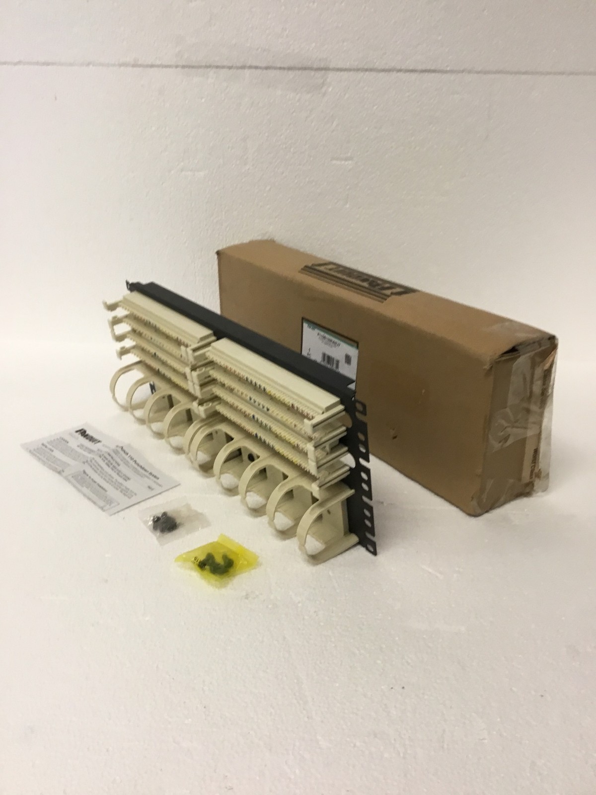 NEW Panduit P110B100R4WJY 110 Pan-Punch Rack Mount Base w/Jumper FREE SHIPPING