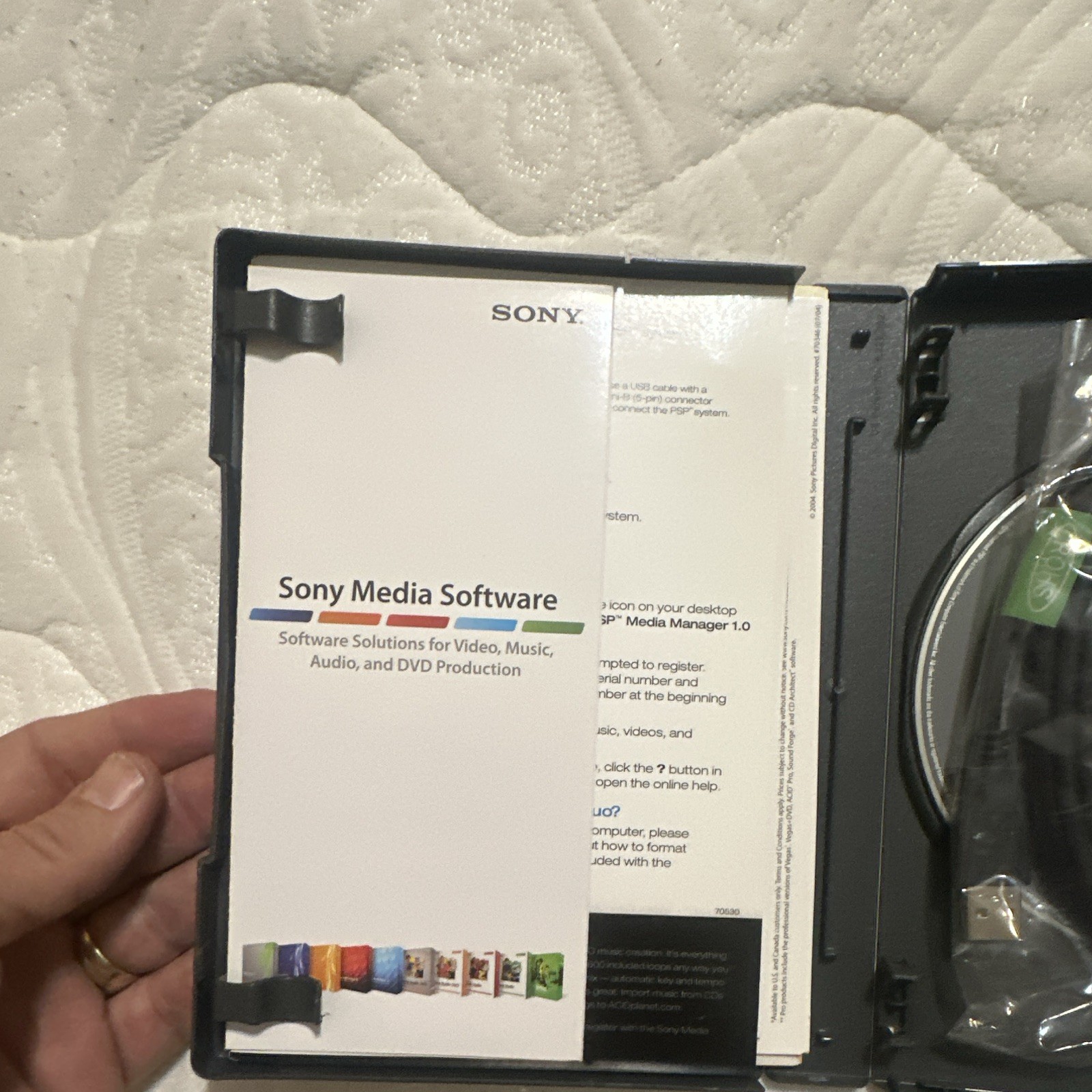 Sony PSP Media Manager Software CD English for Windows XP/2000 w/ Case Cable
