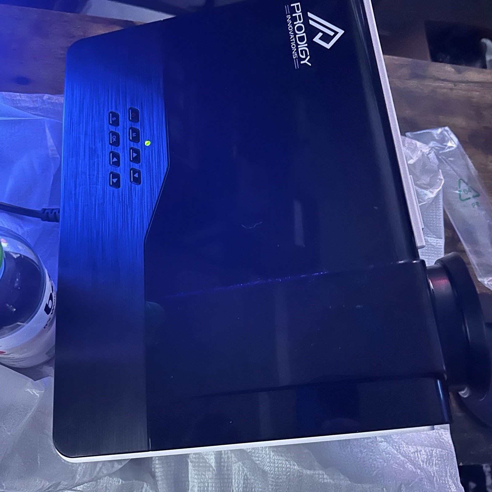PRODIGY INNOVATIONS HD Series LR-22 Projector 3D Ready Complete