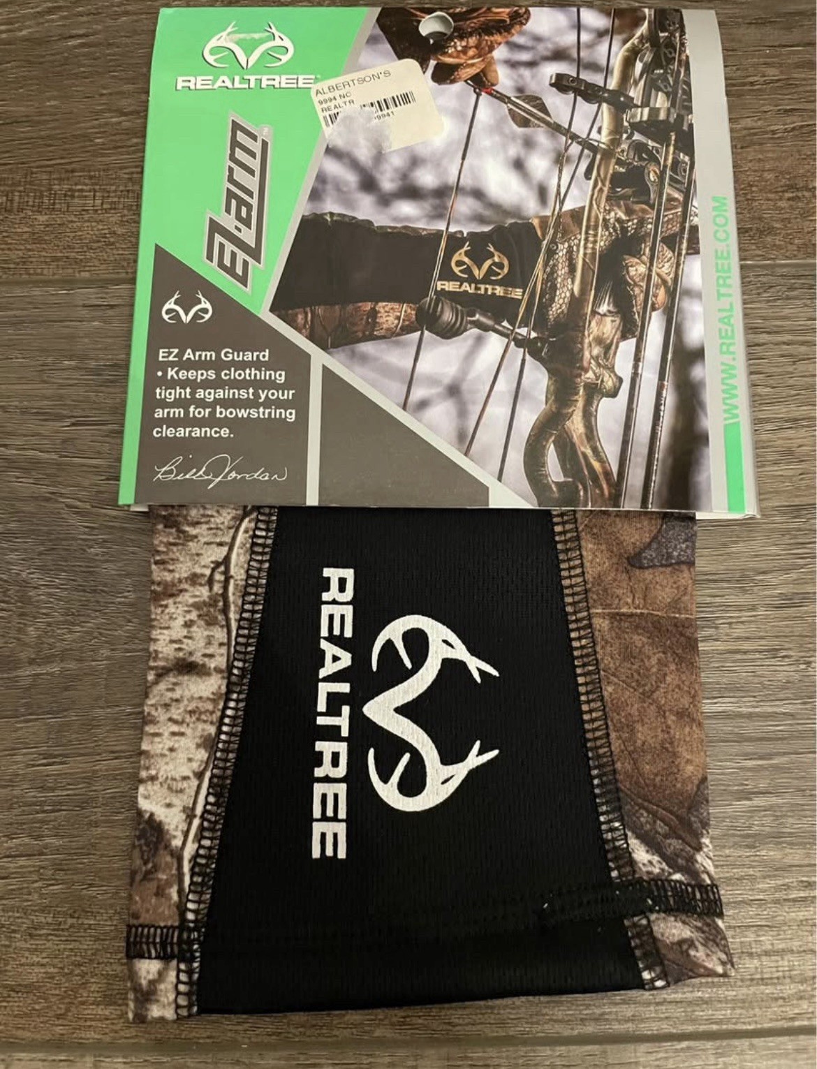Realtree EZ Arm Guard Archery Sleeve –Camo– Bowhunting Protection–NEW in Package