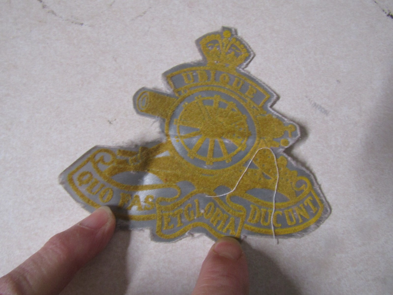 MILITARY PATCH ROYAL CANADIAN ARTILLERY QUEENS OWN RIFLES 1950'S