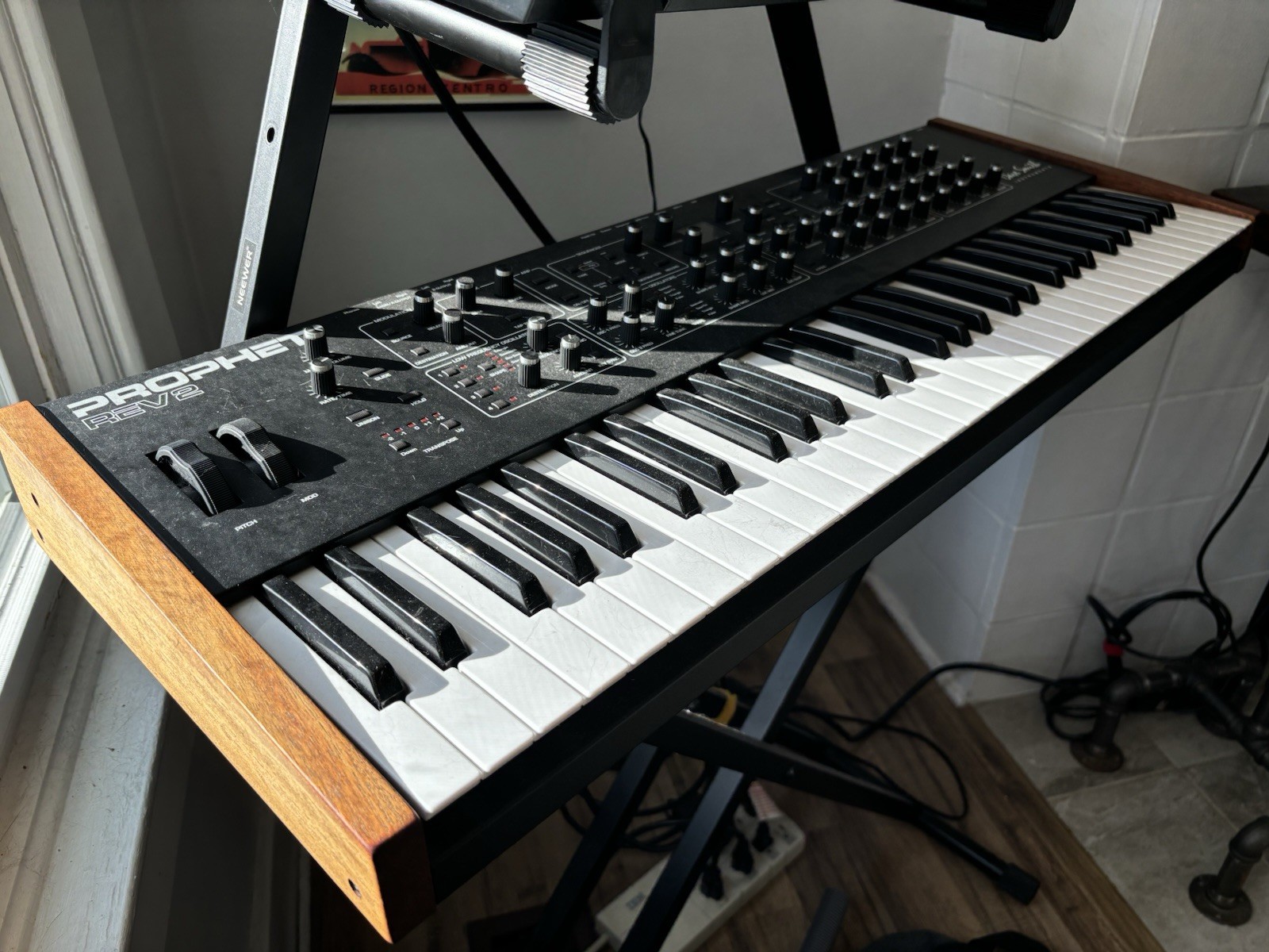 Dave Smith Instruments Prophet Rev2 61-Key Keyboard Synth w/ Display, Wheels
