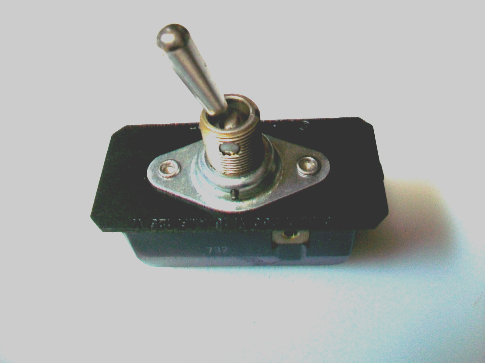 CUTLER HAMMER  8690K2 DPDT    TOGGLE  SWITCH