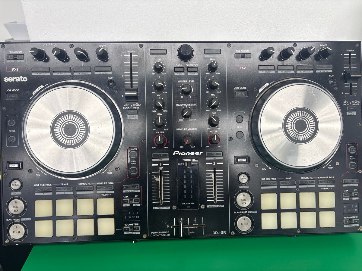 SERATO PIONEER DJ DDJ SR (E17000261)