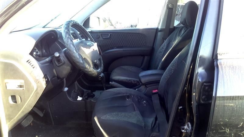 Passenger Front Spindle/Knuckle ABS 4 Cylinder Fits 05-10 SPORTAGE 103663840