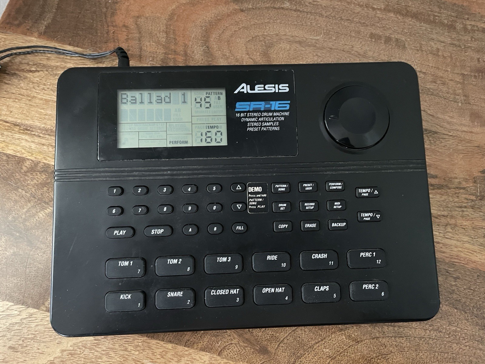 Alesis SR-16 Portable Electronic Drum Machine with Power Supply - Free Shipping