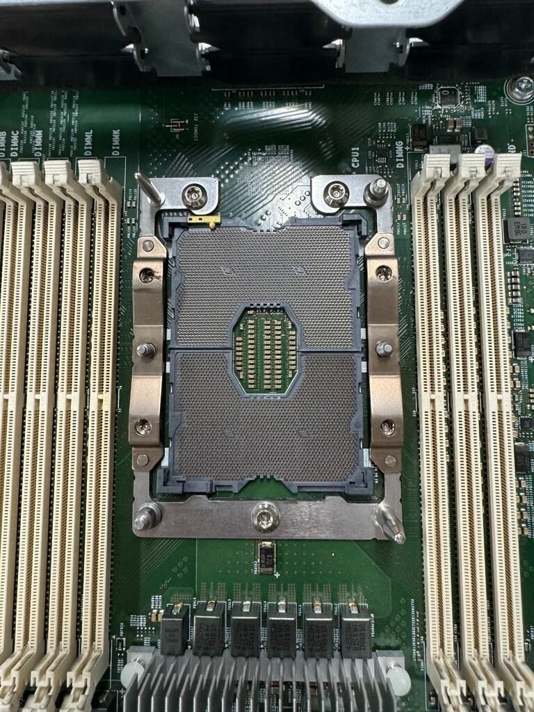Pure Storage 83-0169-00 Flash Array X20 R2 "NO RAM INTERFACE/SSD"