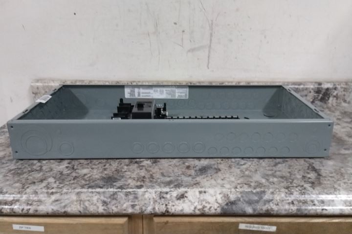 Square D QO124M200P 120/240VAC 200 Amps 24 Space Gray Load Center w/out Cover