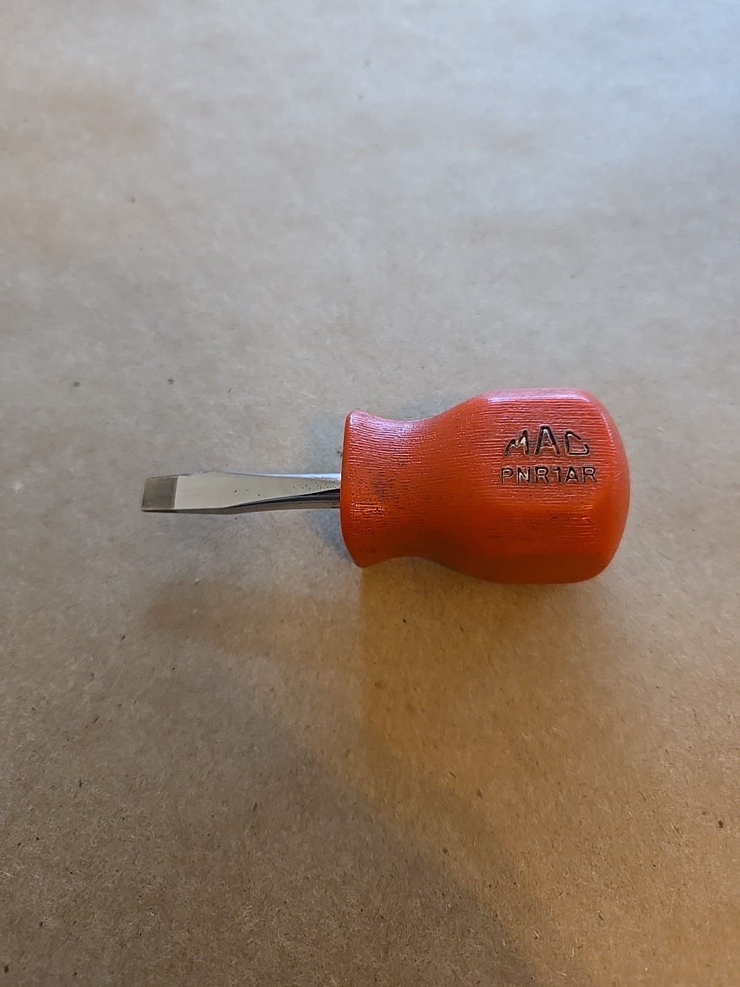 Mac Tools Flat Tip Stubby Screwdriver Red Hard Handle PNR1AR
