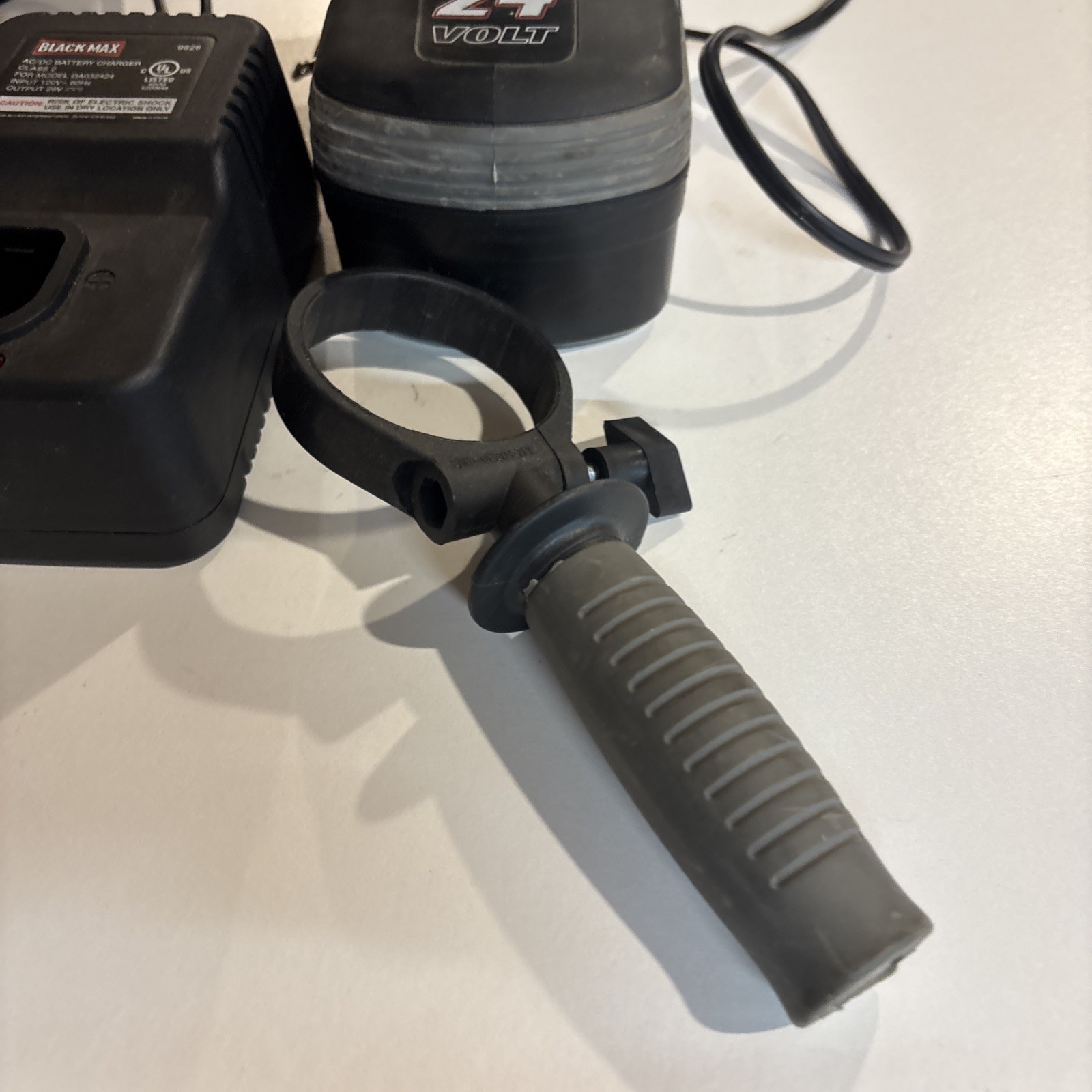 Black Max 24V Cordless Drill Driver w/ Weak Battery & Charger