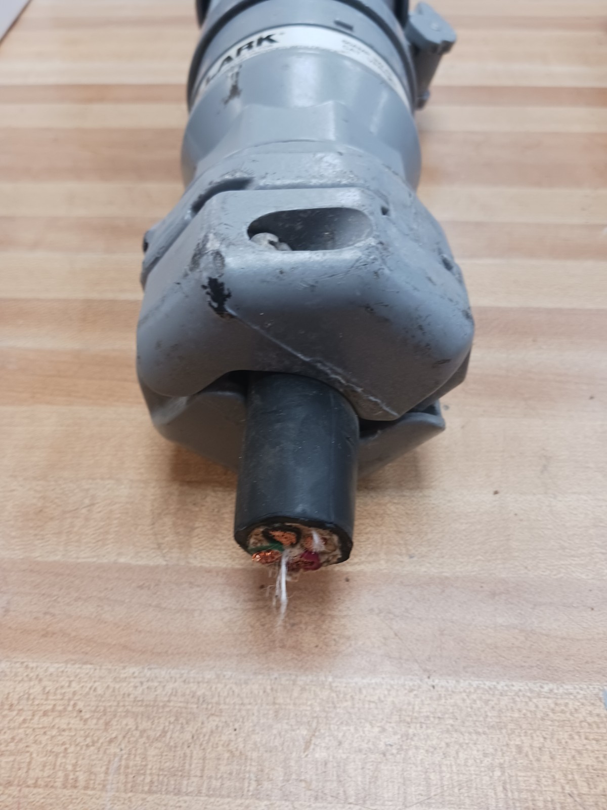 KILLARK VPR6465 EXPLOS PROOF FEMALE PLUG 60A 600V MAX 3W 4P. (E8)