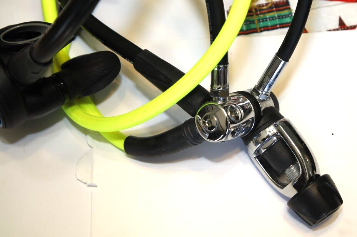 Atomic Aquatics Z2 Regulator Yoke Style