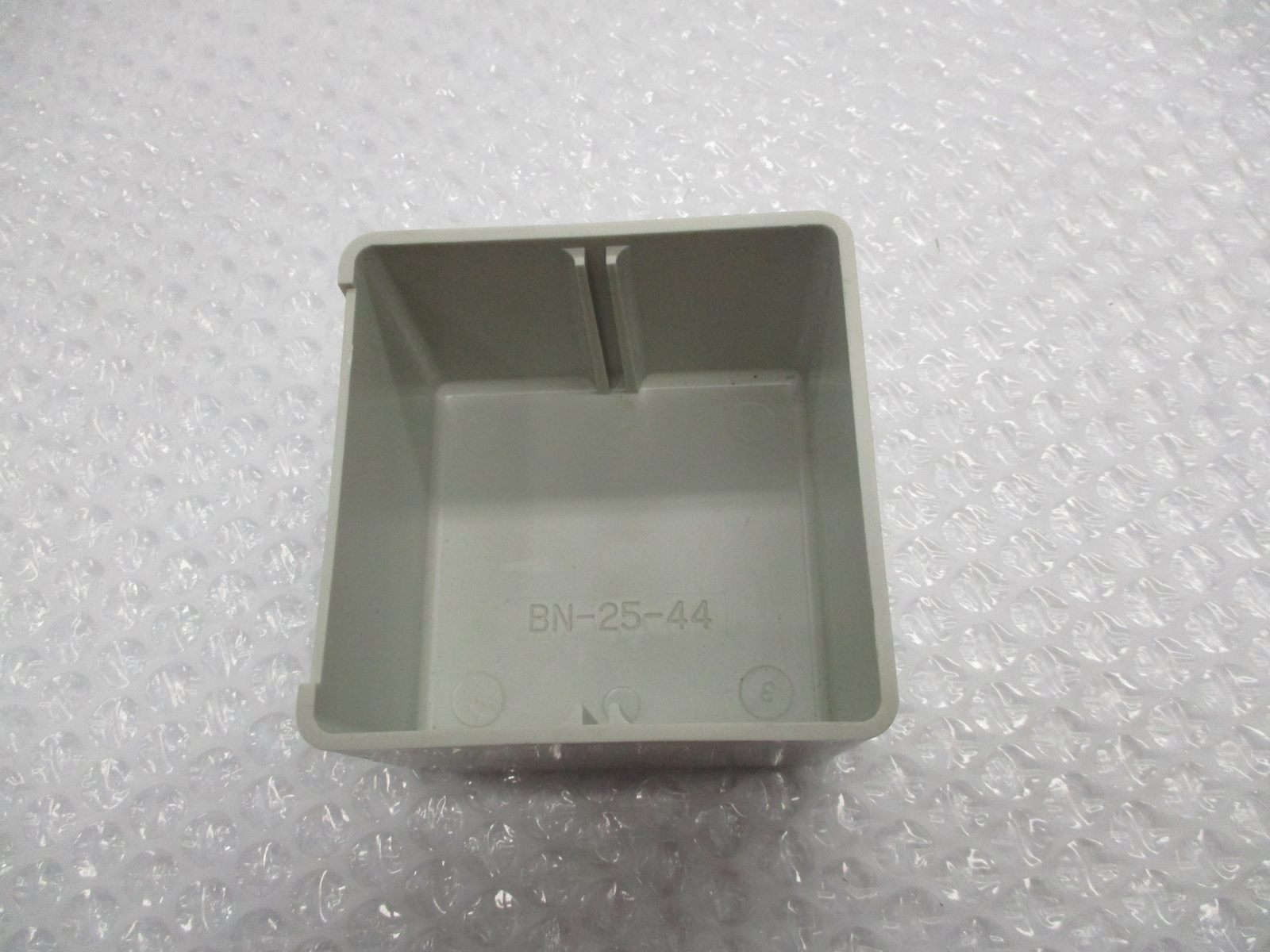 INDUSTRIAL SPARE BN-25-44 PLASTIC BIN NSNP