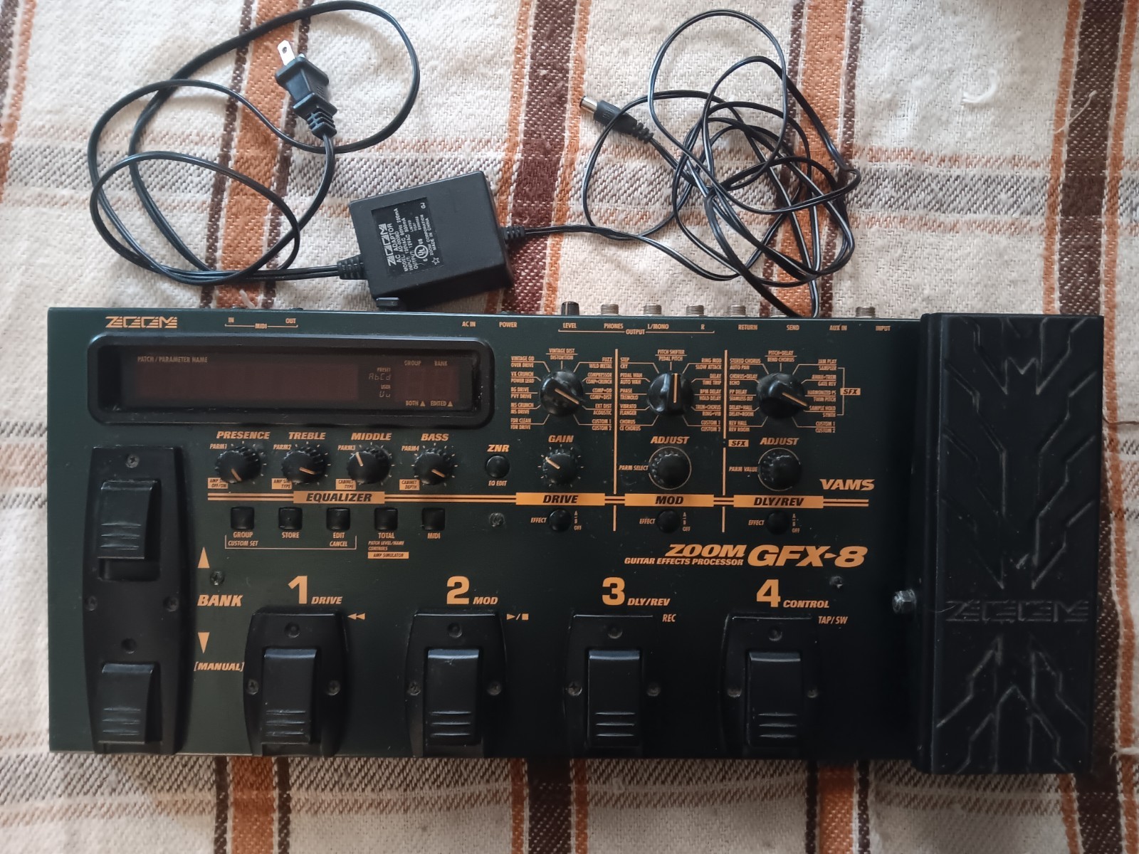 Zoom GFX-8 Guitar Multi Effects Processor Pedal Tested Working