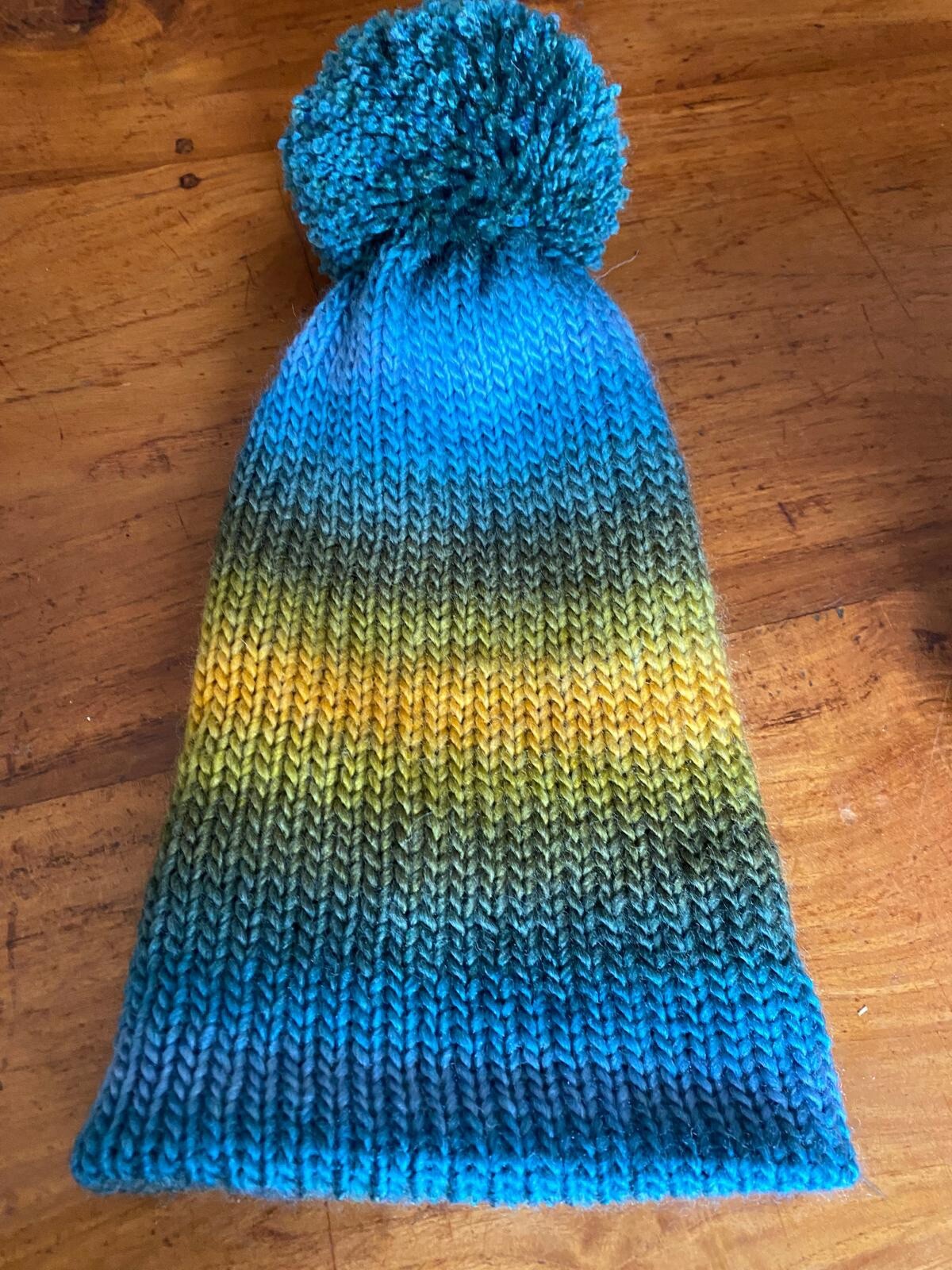 SHADES OF GREEN BLUE YELLOW STRETCH RIBBED KNIT BOBBLE HAT BEANNIE WINTER HAT