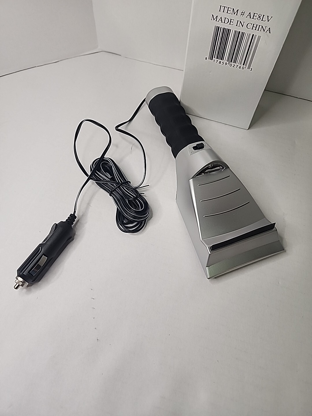 Heated Auto Plug In Windshield Ice Scraper With Flashlight Deicer