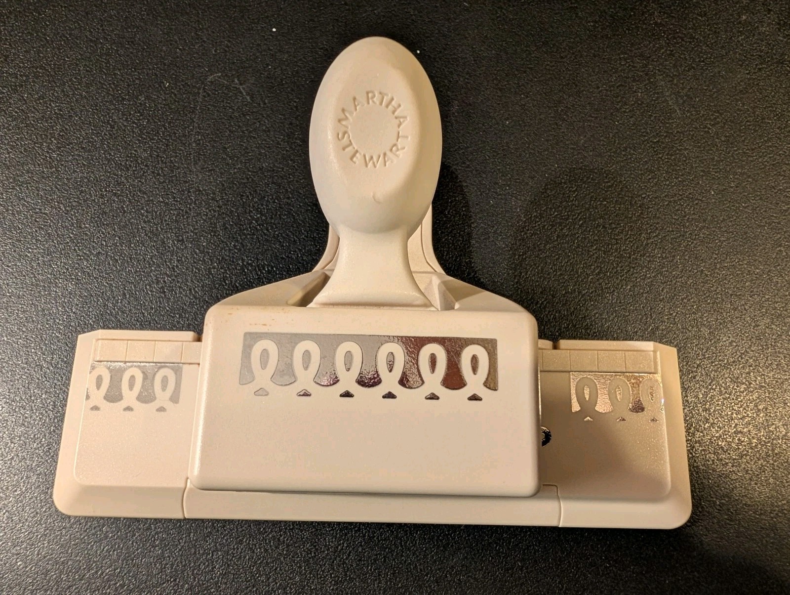 Martha Stewart Border Punch, Loops