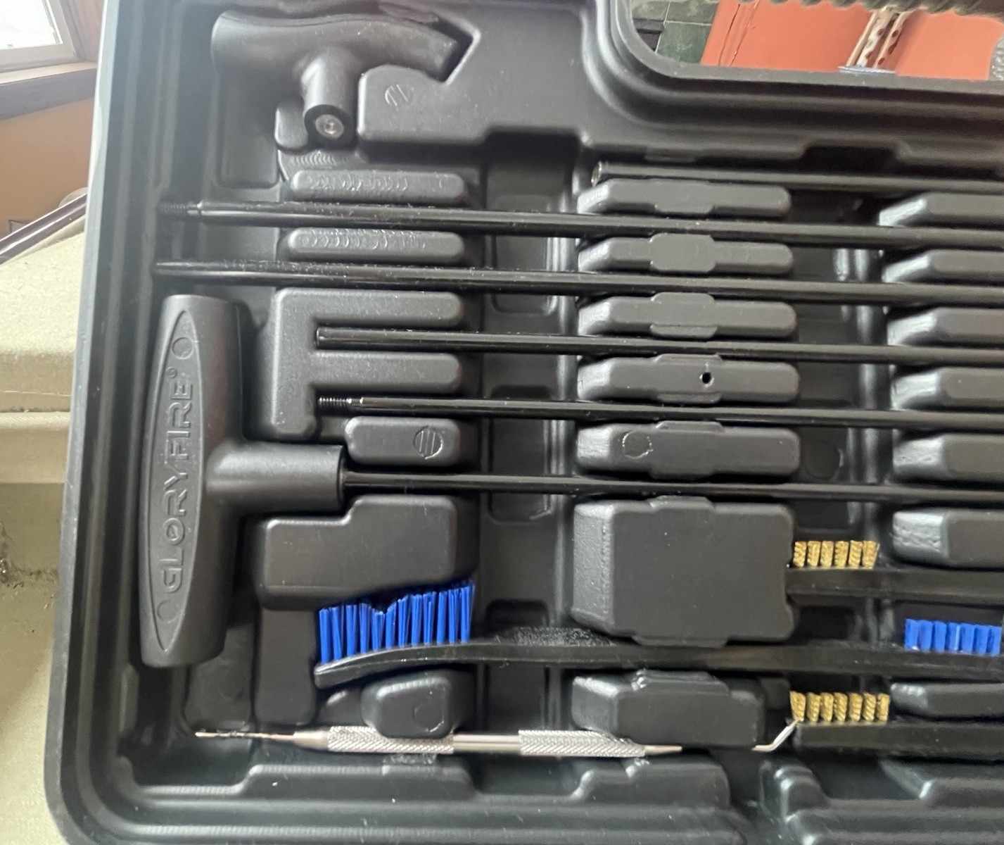 GLORYFIRE Universal Gun Cleaning Kit with Durable Plastic Case - Great Condition
