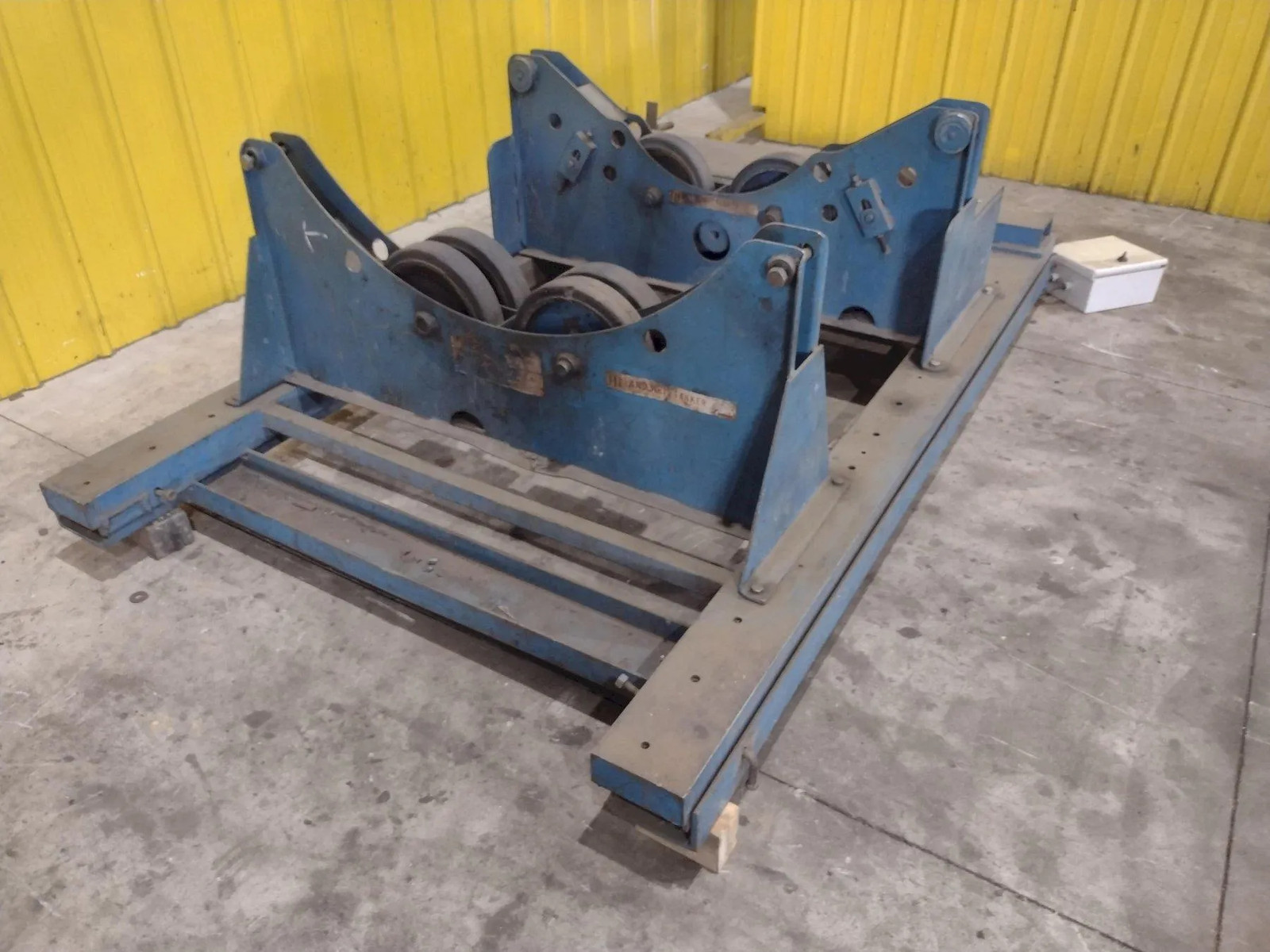 4,000 LBS PANDJIRIS MODEL TANKER 80 TANK TURNING ROLLS: STOCK #23682