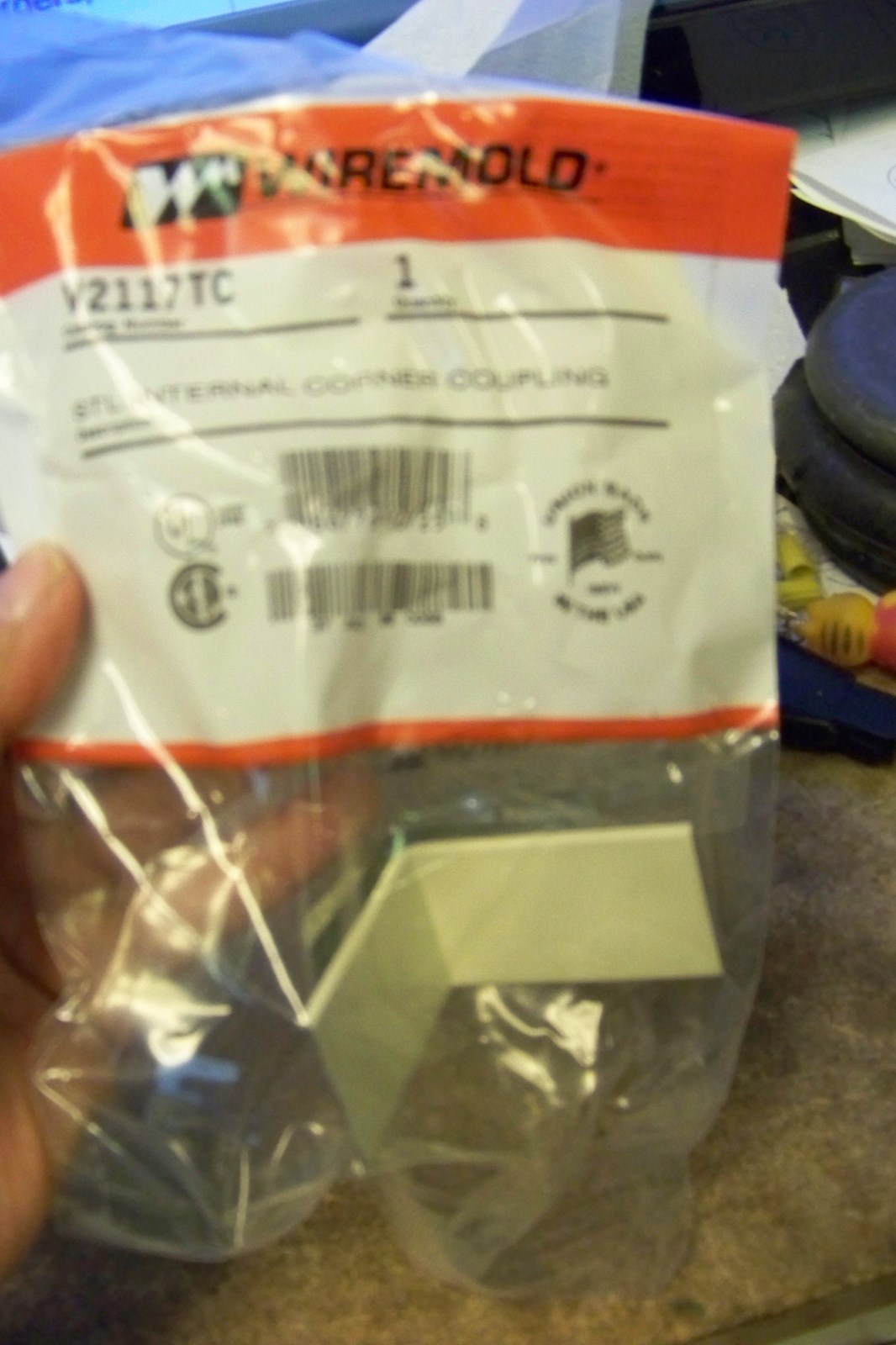 Wiremold V2117TC 2100 Raceway Internal Corner Coupling