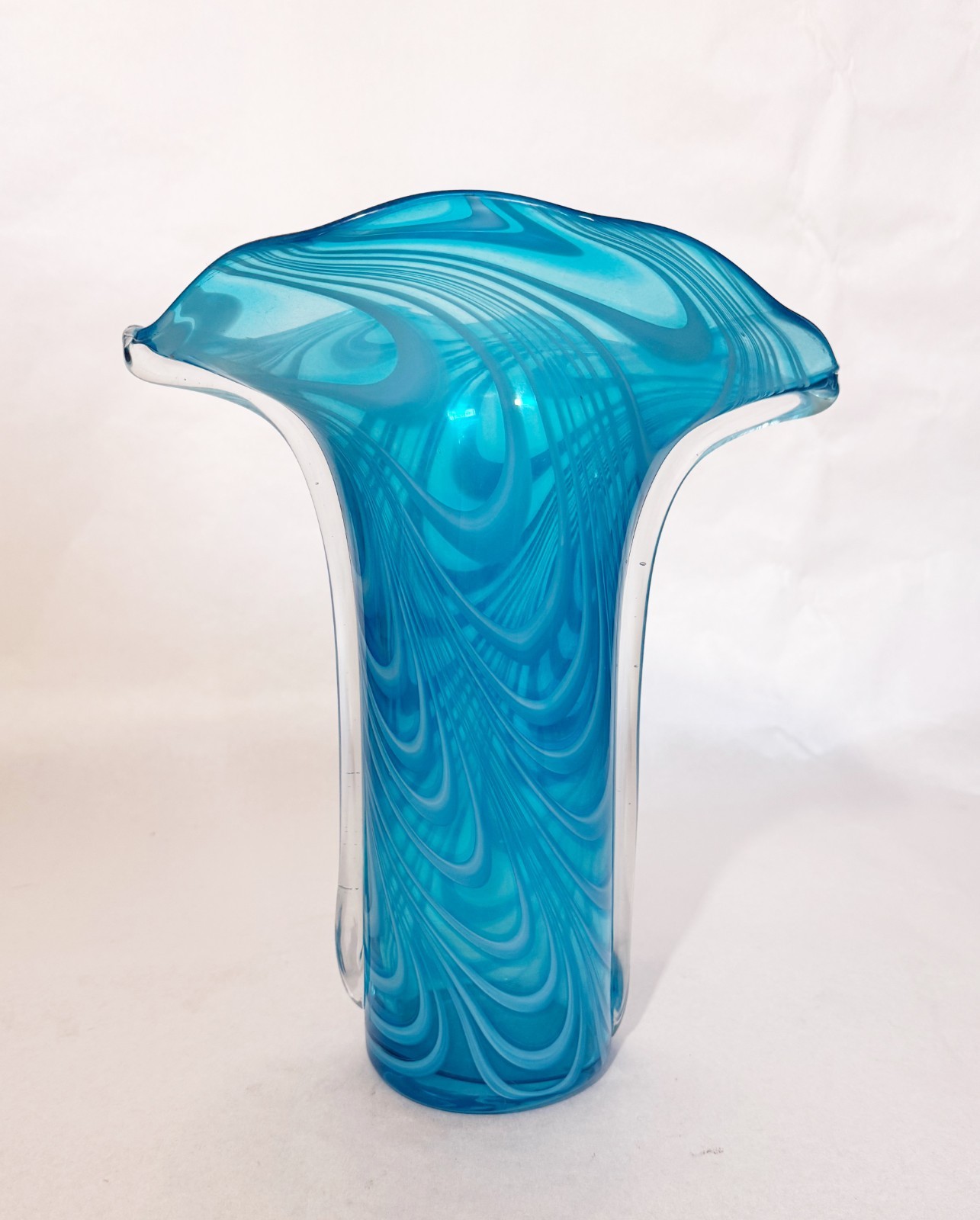 VTG Hand-Blown Murano Style Venetian Art Glass Blue & White Fluted Swirl Design