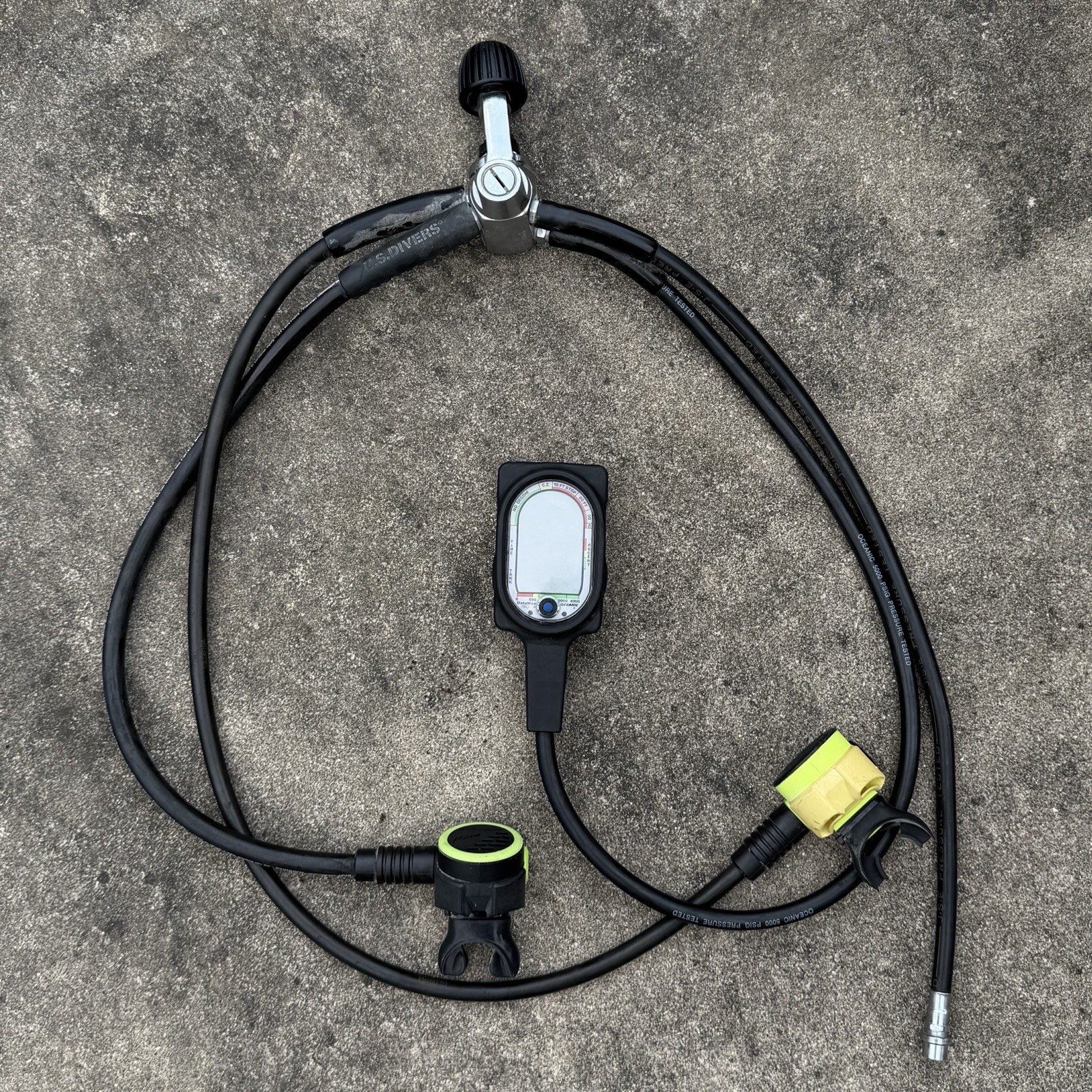 Oceanic Scuba Regulator Set with DataMax Pro Computer