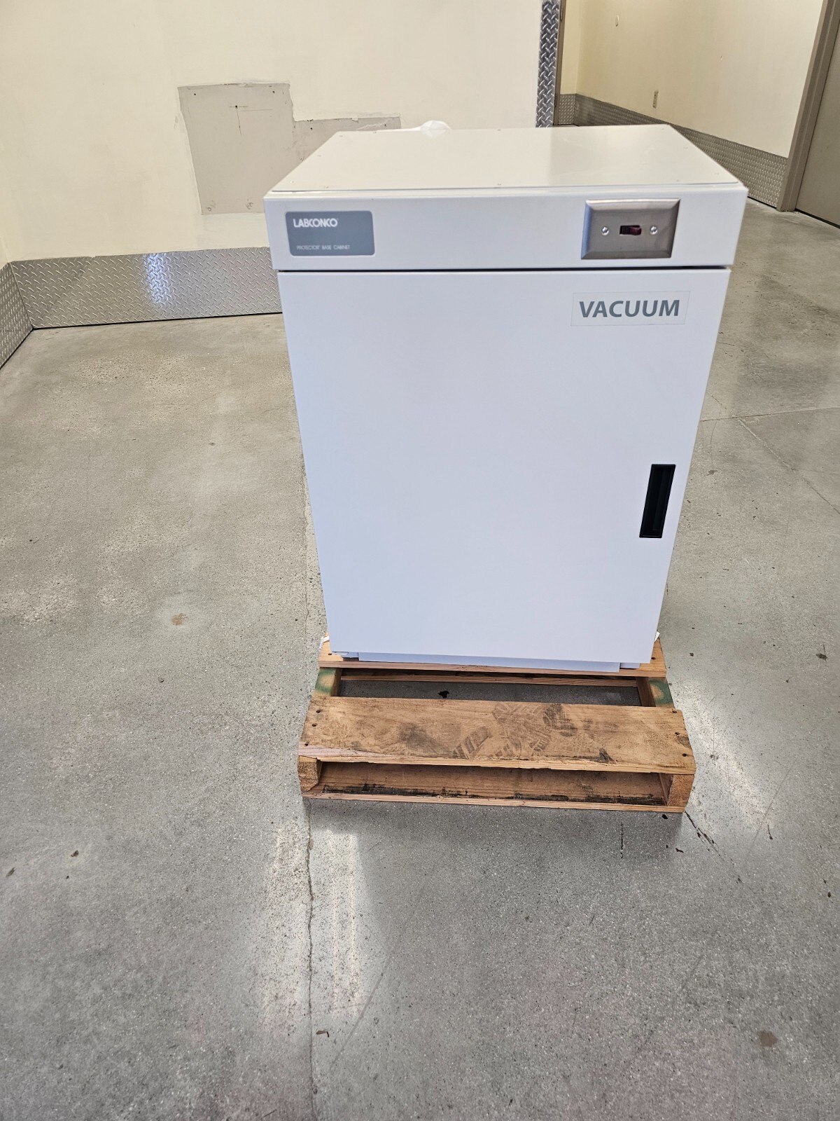 Labconco Protector Vacuum Pump Storage Cabinets Glacier White