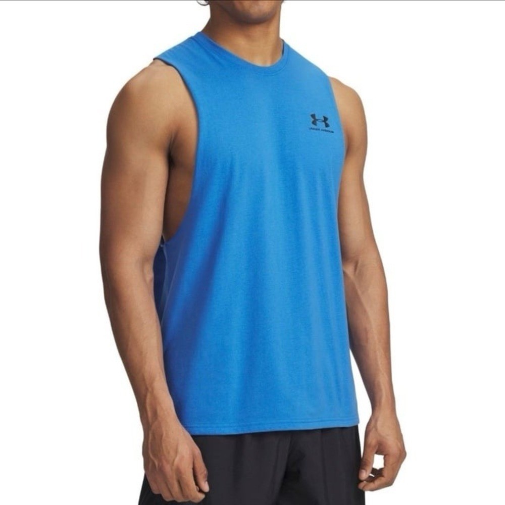 New Under Armour Men's Loose Fit Blue Sleeveless Tank Top Athletic  $35 large