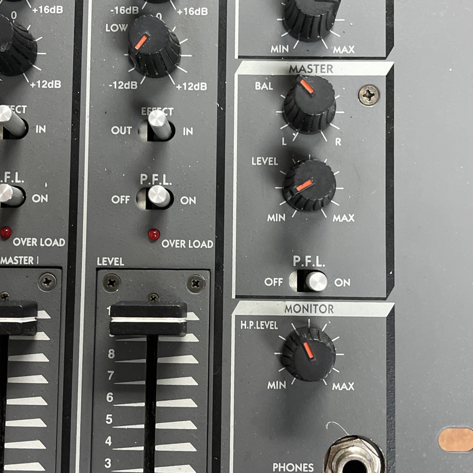 Vestax PMC-17A DJ NO CHARGER UNTESTED GOOD CONDITION!!!