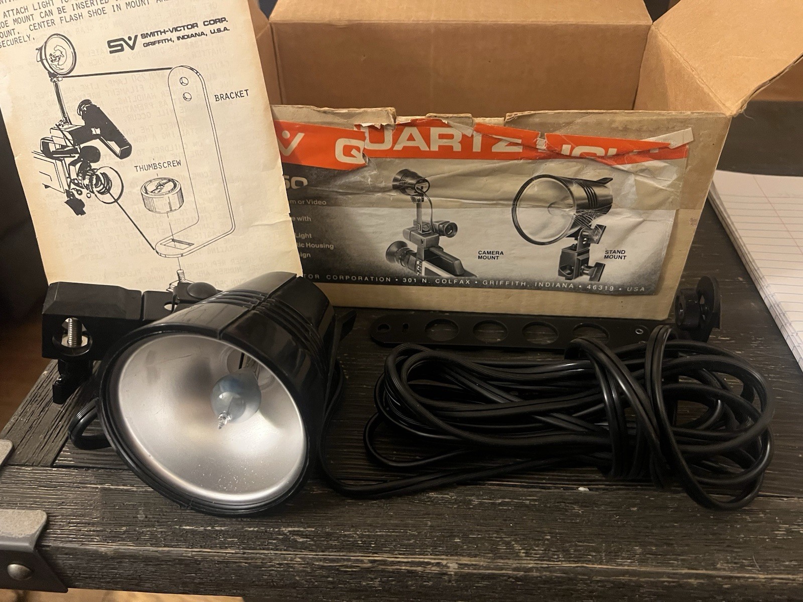 SMITH VICTOR CORP SV QUARTZ LIGHT Q250 250W 3200° K 1.2A 650 WATTS MAX WORKS