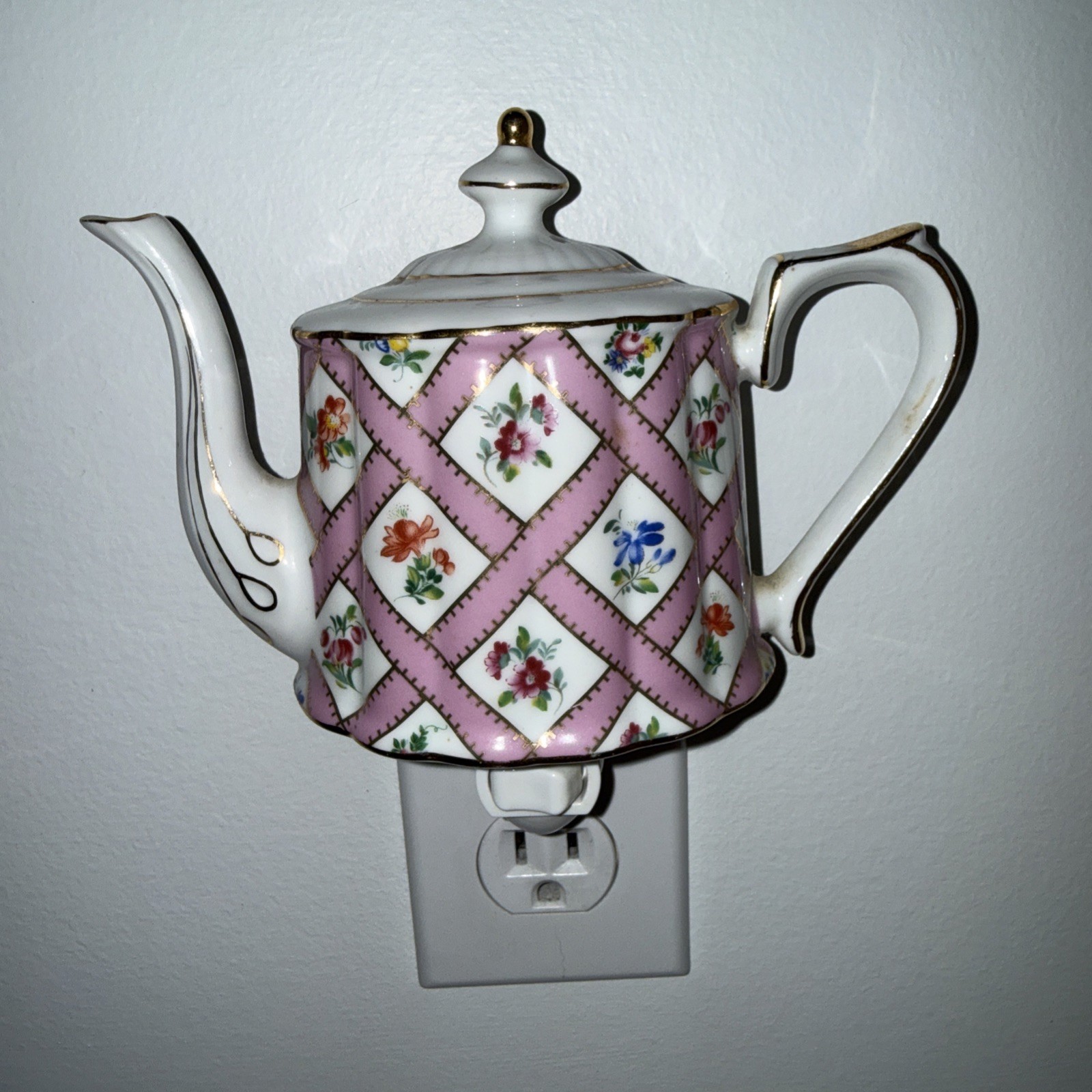 Victoria's Garden Pink Ceramic Teapot Night Light