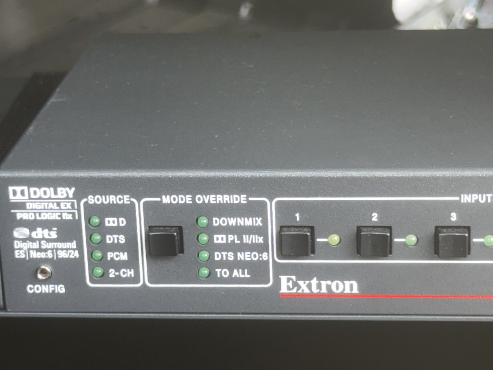 QSC RMX 2450 Power Amplifier + Extron SSP 7.1 Processor w/ SKB Rack Case