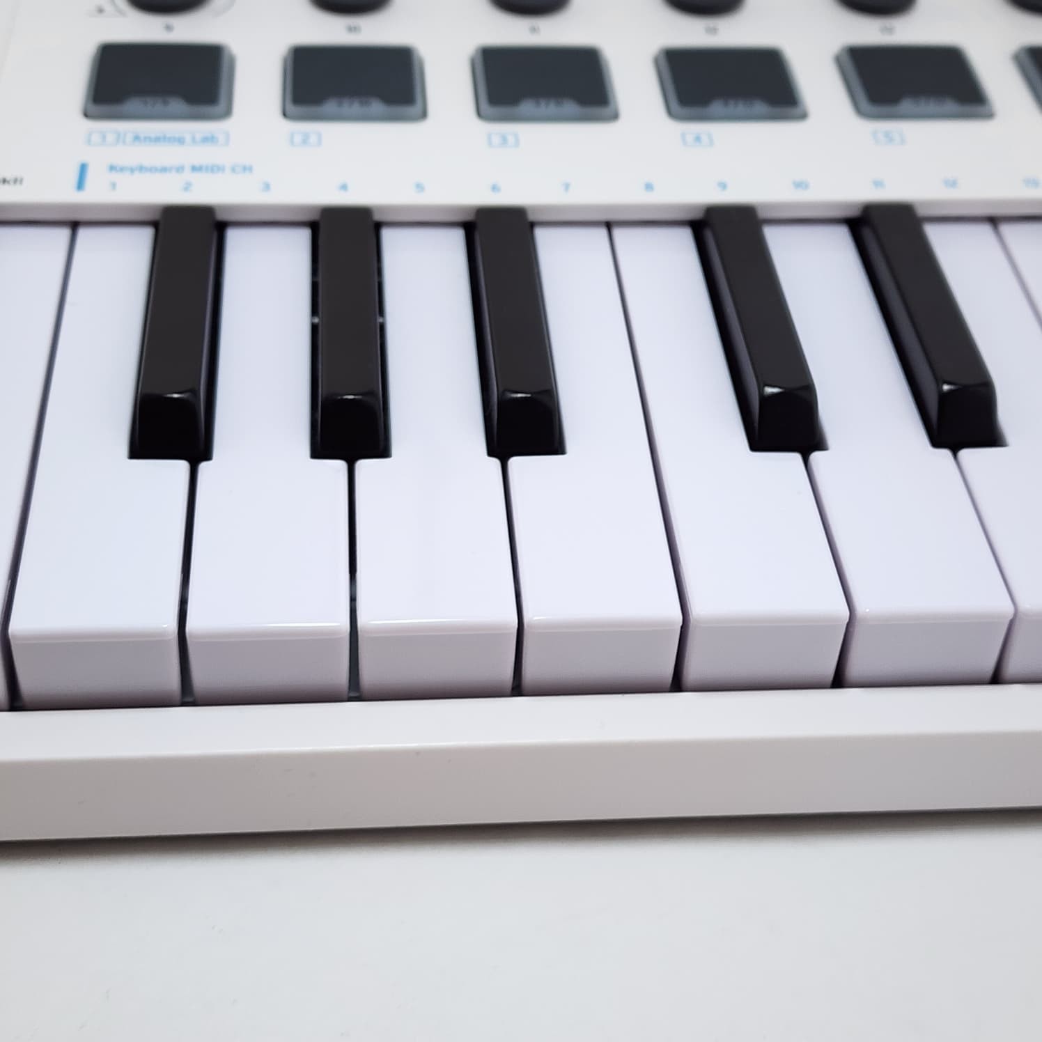 Arturia MiniLab MKII 25 Key Slim Keyboard Controller