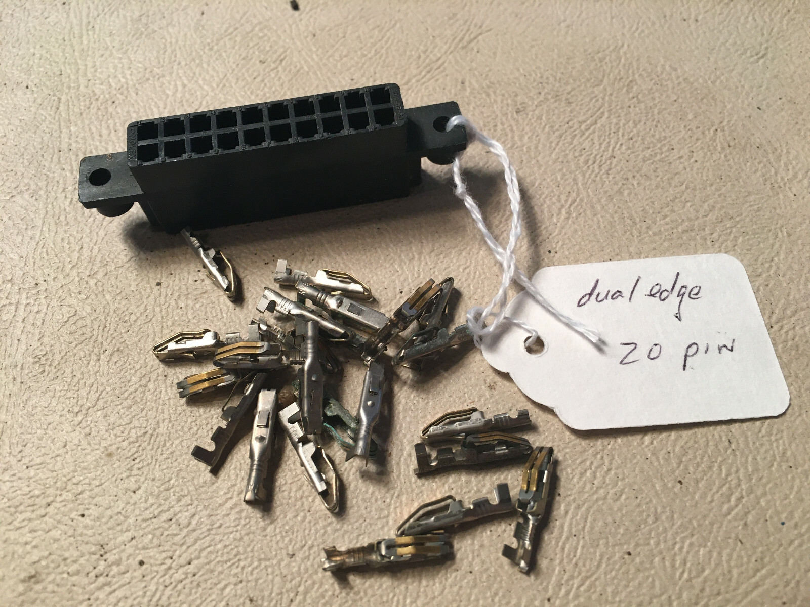 King Bendix 20 Pin Dual Edge Install Connector, Black, New, with 20 install pins