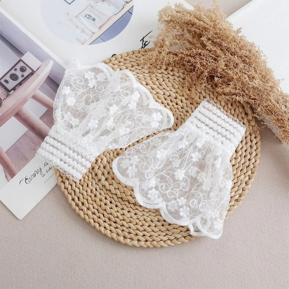 1 Pair Costume Accessories Lace Material Lace Cuffs White Color Thin Pleated Fak
