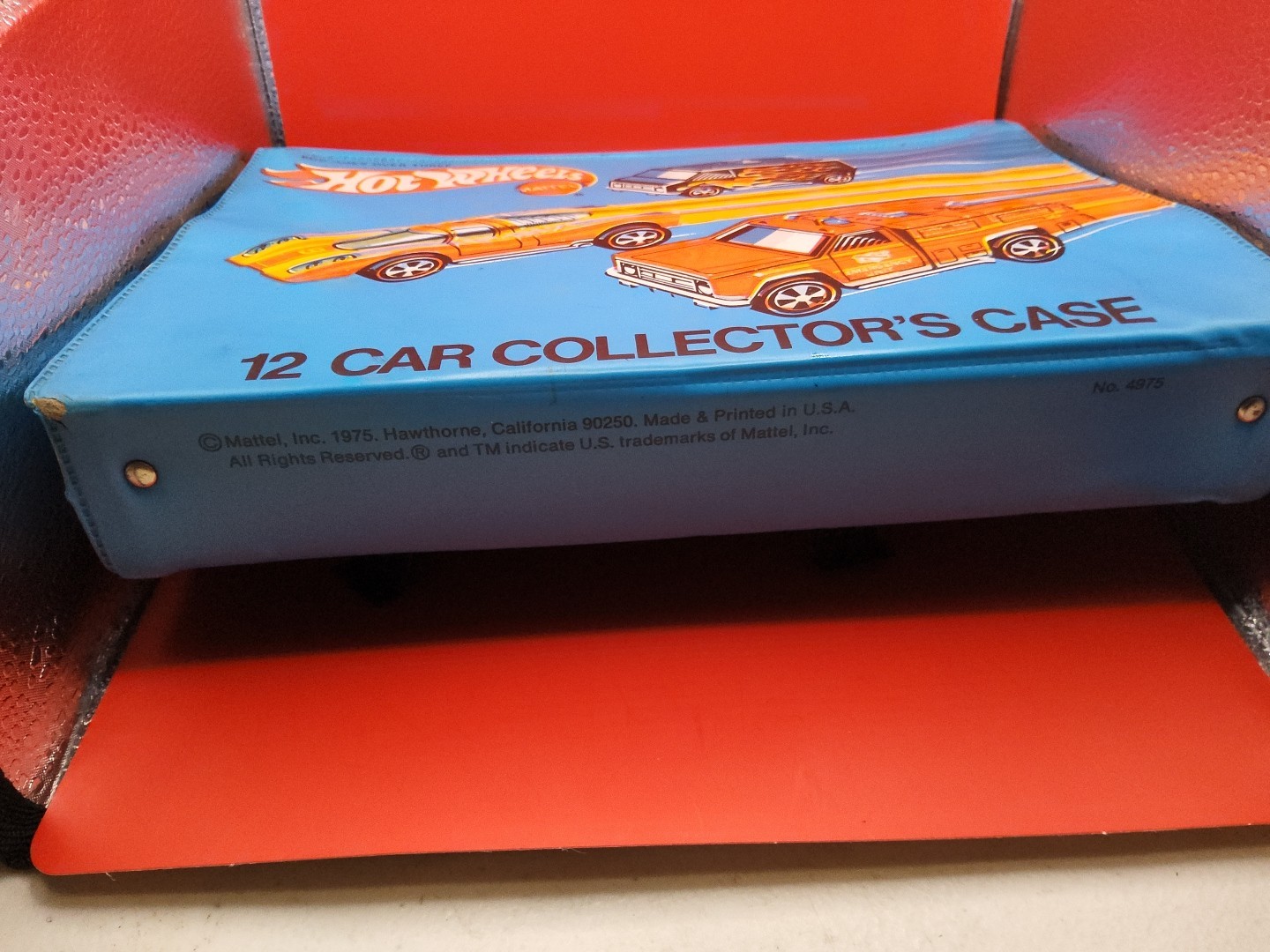 Vintage Hot Wheels Redlines 12 Cars Collectors Case Very Good Conditition