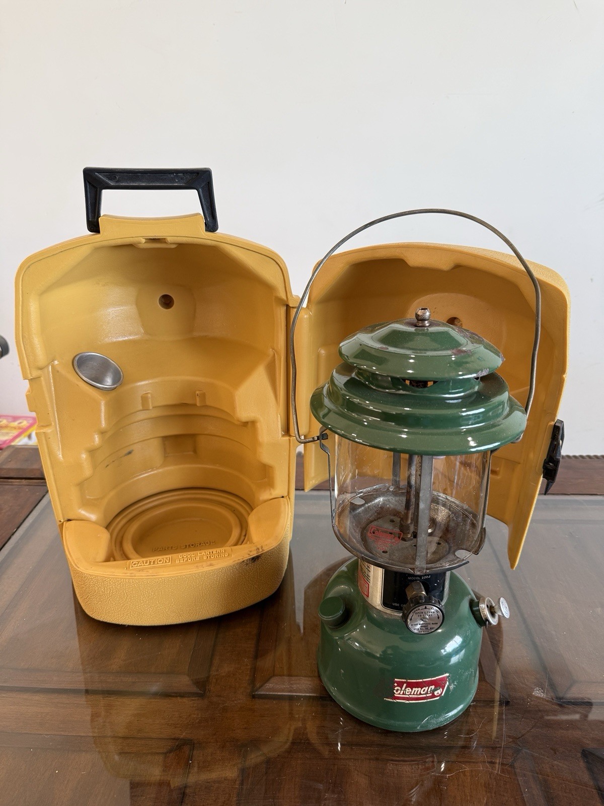 Vintage Coleman 220J Lantern 1979 with hard carrying case