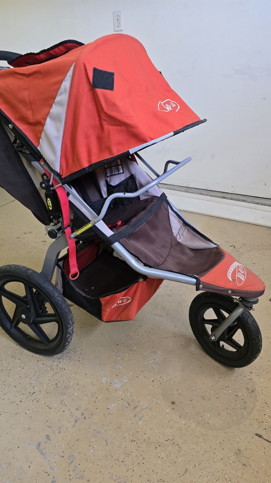 BOB Revolution Jogging Stroller Pre-2011 Model Storage 10 Years Good Condition
