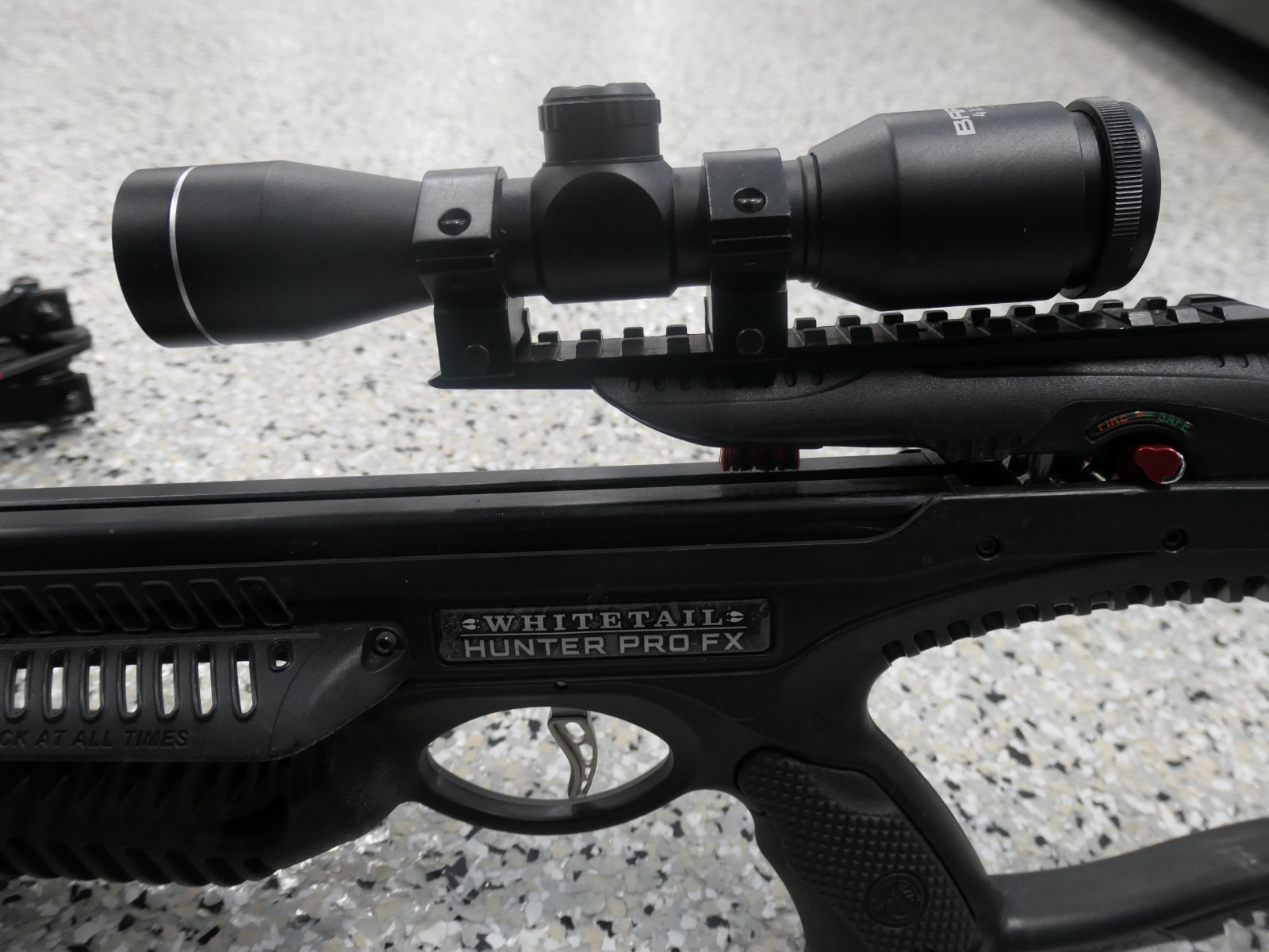 Barnett Whitetail Hunter Pro FX Crossbow W/Case
