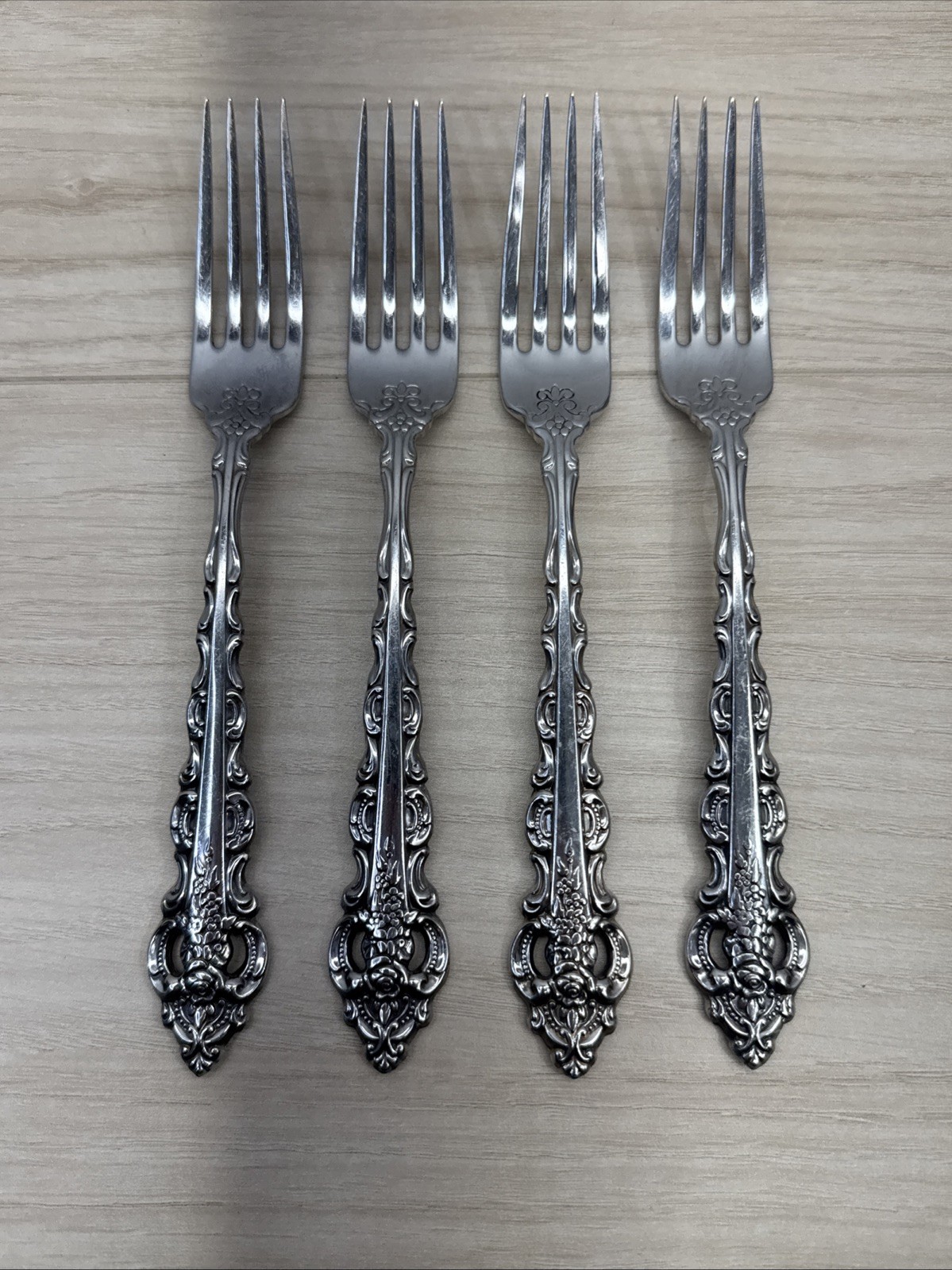 4 Oneida Da Vinci Cube Dinner Forks Heirloom Stainless Flatware Ornate