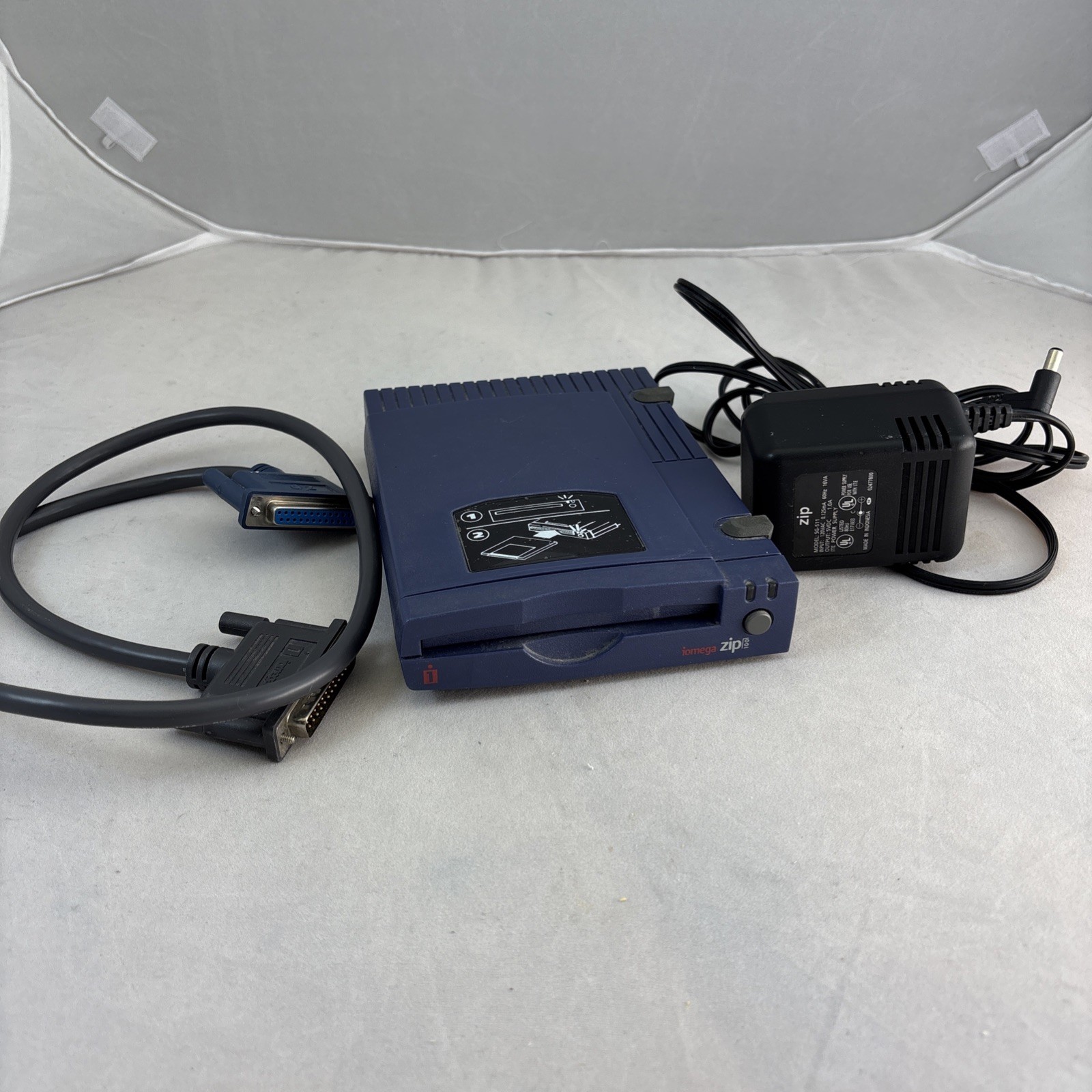 Iomega Zip 100 External Drive Z100P2 100MB PC Compatible Parallel w/discs WORKS