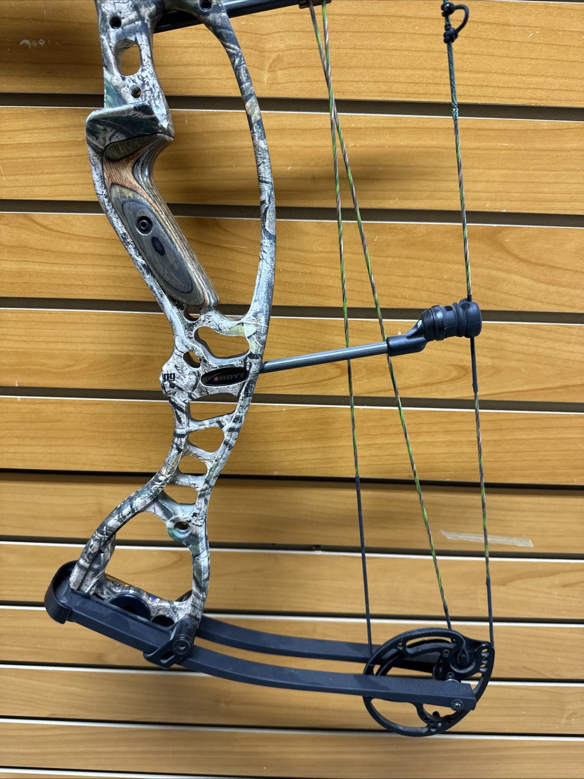 Hoyt Alpha Max 32 Compound Bow - RH - #3 Cam - #3 Mod