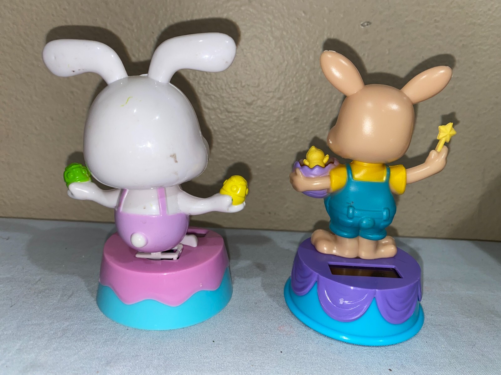 Lot Pair Solar Powered Dancing Easter Bunny Chick in Egg Holding eggs (ToteBBB)