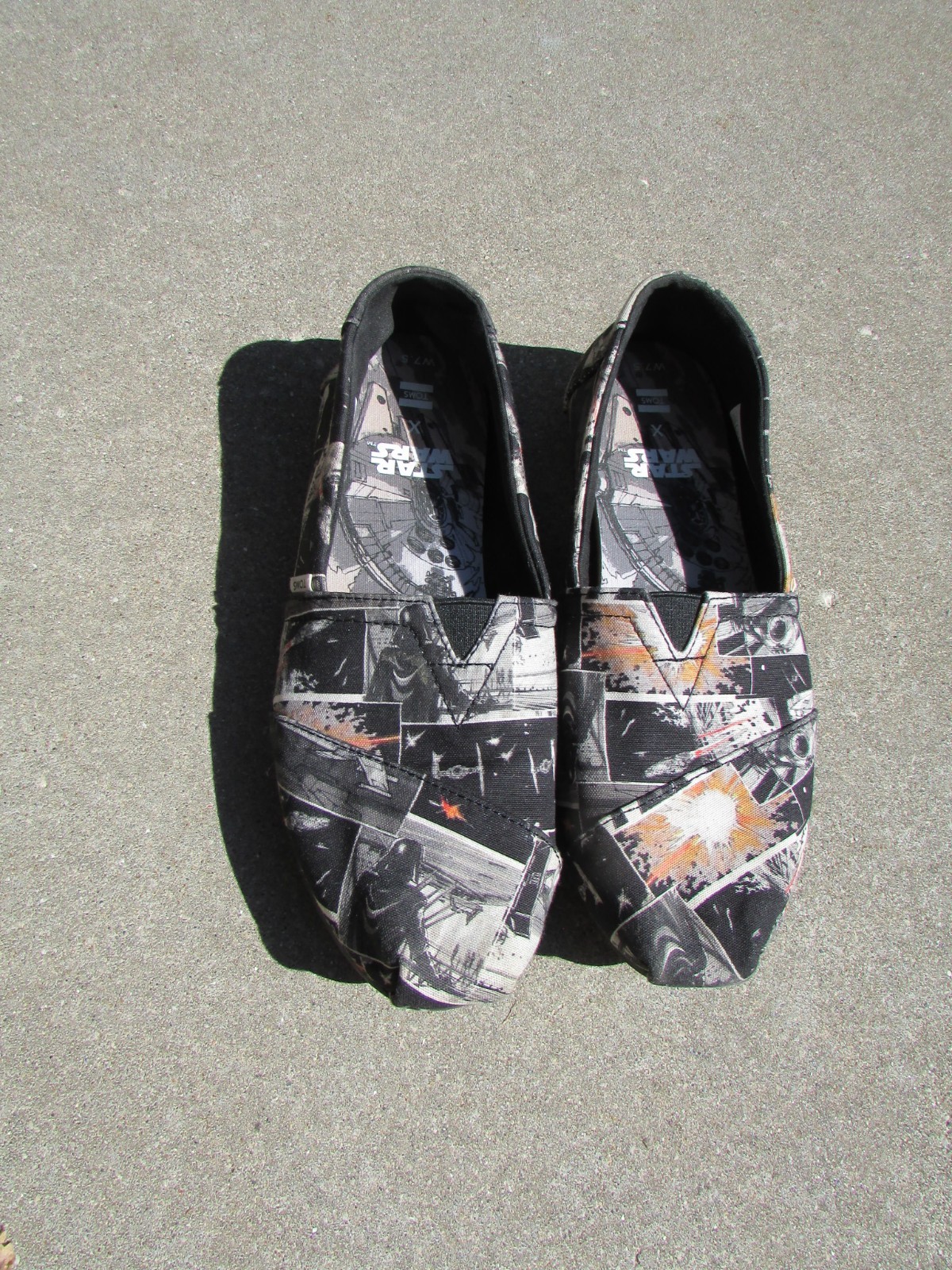 TOMS Star Wars X Black Gray Fabric Slip On Flat Shoes Size W 7.5 (38) Comfort