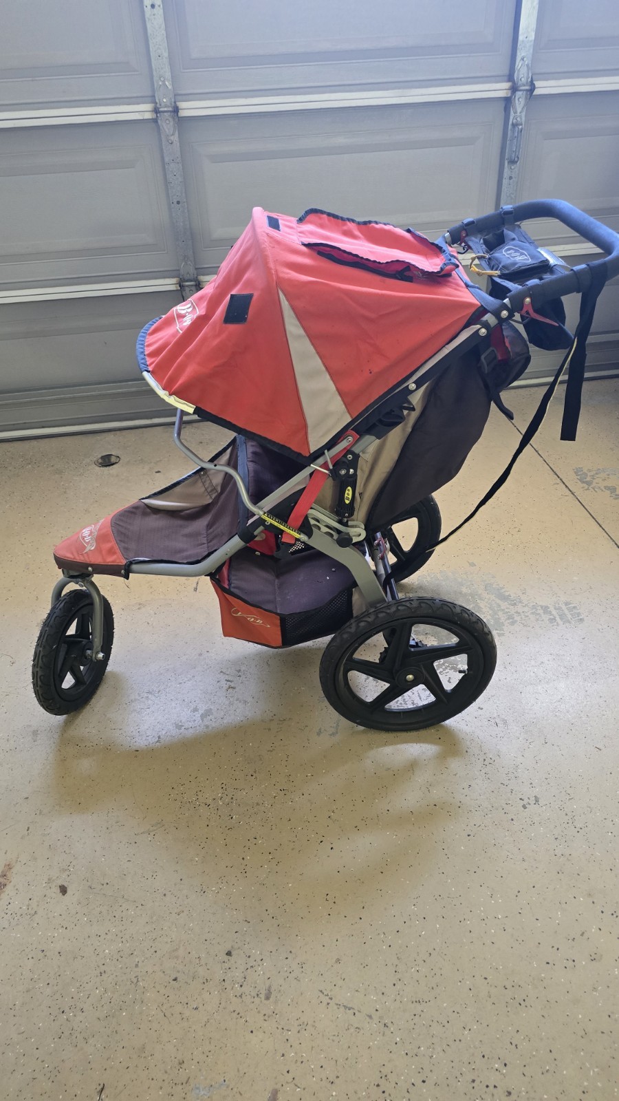 BOB Revolution Jogging Stroller Pre-2011 Model Storage 10 Years Good Condition