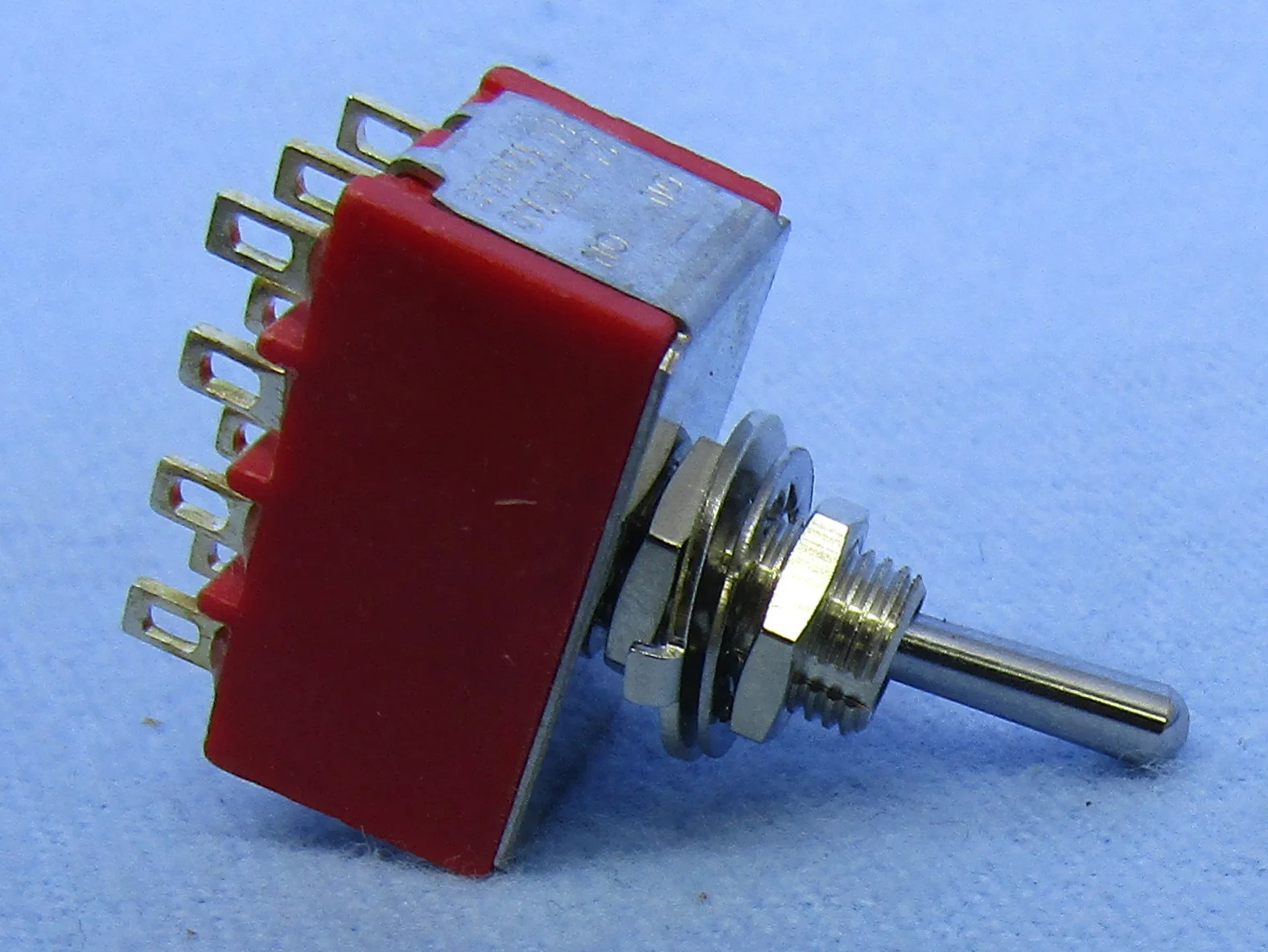 Philmore 30-10032, 4PDT ON-OFF-ON Mini Toggle Switch 5A@120V/28V DC