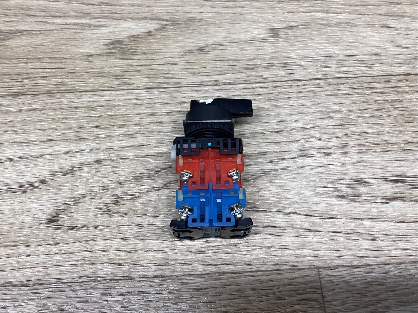 Fuji Electric AR22WR-1 Selector Switch #856D77