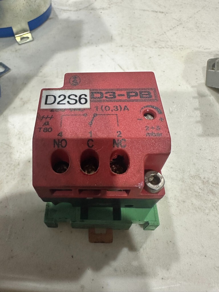 BIRCHER D3-PB PRESSURE WAVE SWITCH  W17